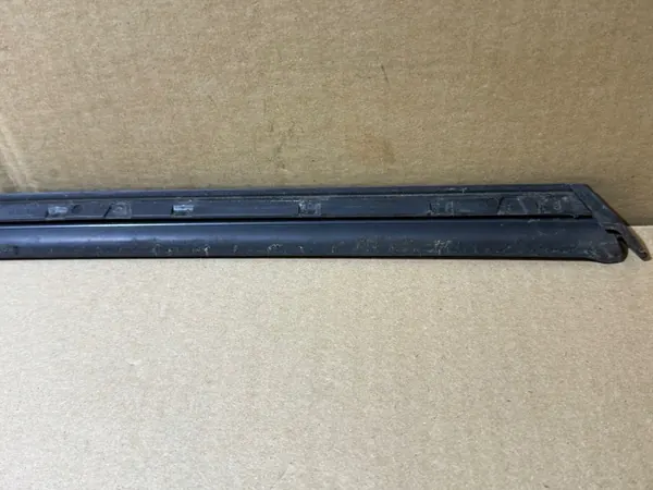 Joint de pare-brise droit Audi A6 C8 OEM 4K0854328 image 7