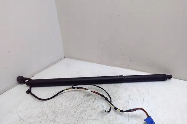 Vasen tavaratilan toimilaite MERCEDES-BENZ GLA (X156) A1568900230 image 3