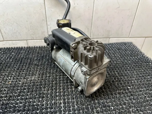 Rear Air Suspension Compressor Audi Q7 4M image 2