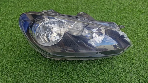 Farol dianteiro direito VW Golf VI 5K1941006M image 2