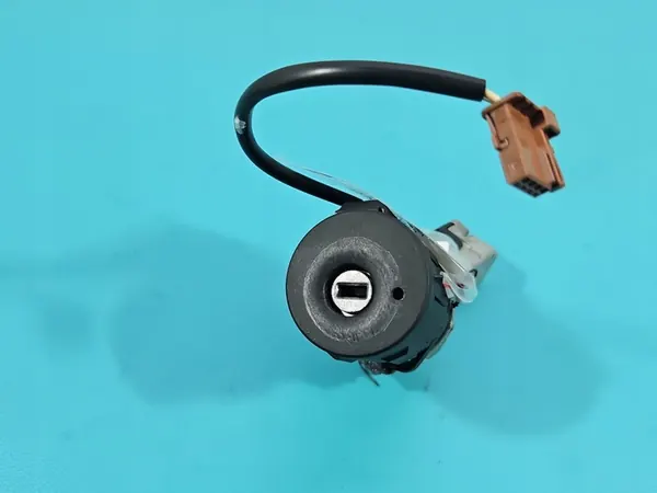 Sytytyskytkin avainosa Opel Corsa F image 4