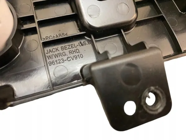 Kia EV6 2021 USB-Anschluss OEM 96123CV910 image 6