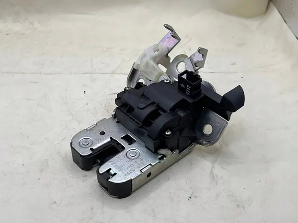 Bagagelås Audi A4 S4 B8 8K 8K9827505A image 2