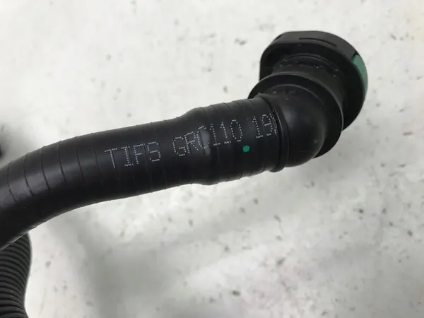 KIA EV6 2023 Manguera de Agua Trasera image 4