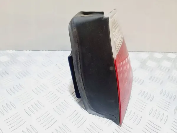 Luz trasera derecha BMW 3 E46 2002 image 3