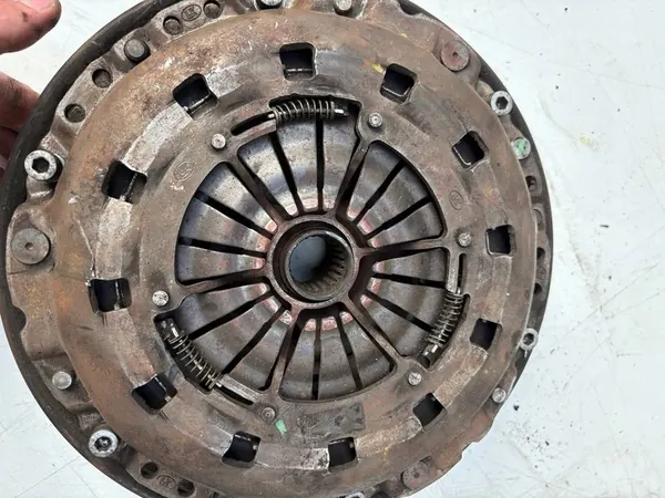 Embreagem volante bimassa BMW E46 E39 image 2