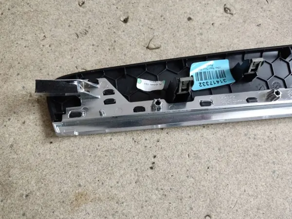 Hintere Türverkleidung Rechts OEM 31417332 image 5