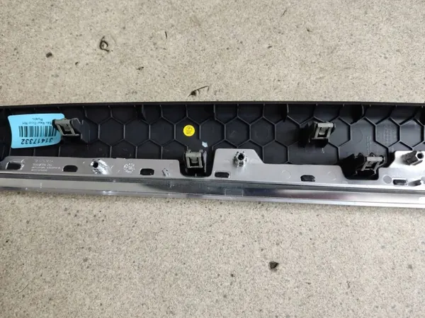 Hintere Türverkleidung Rechts OEM 31417332 image 6