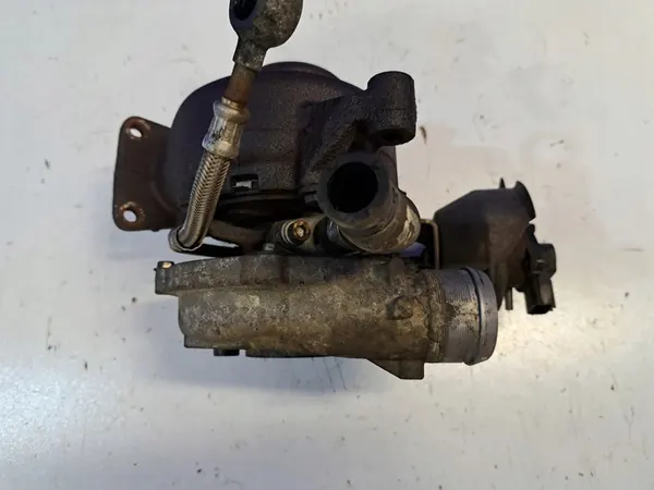 Turbocharger VOLVO V50 2.0L diesel 2004 OEM 36002265 image 3