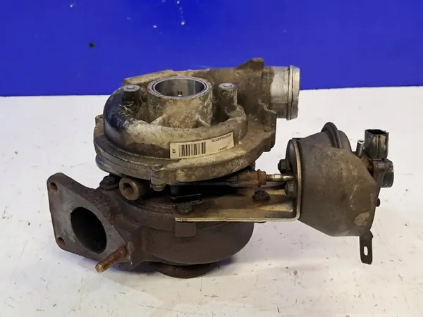 Turbocharger VOLVO V50 2.0L diesel 2004 OEM 36002265 image 7