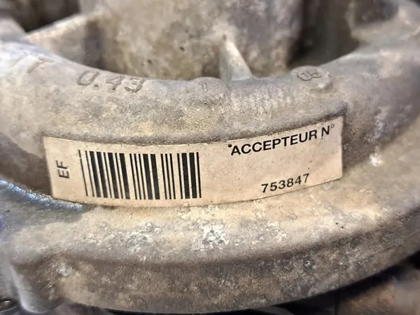 Turbocharger VOLVO V50 2.0L diesel 2004 OEM 36002265 image 8