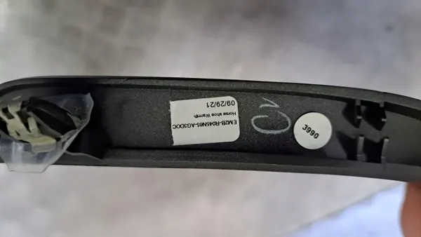 Cadre d'accoudoir Ford OE OEM EM2B-R045N65-AG image 7