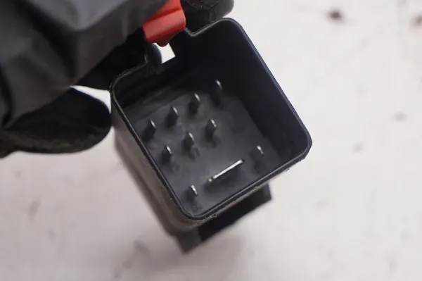 VOLVO V70 III XC70 II Relaamoduuli 30751798 image 4