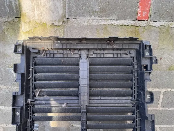 Mazda CX-60 Ilmaohjausverho OEM PX2815P11 image 9