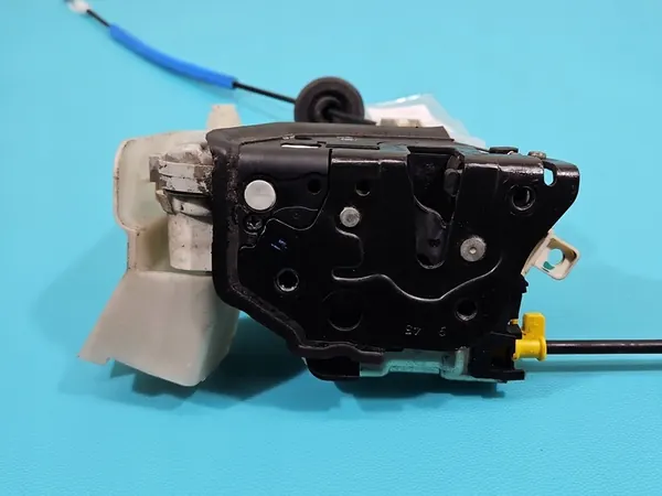 Vänster Främre Lås 8J1837015C Audi A5 8T 7Pin image 2