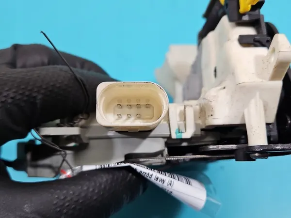 Vänster Främre Lås 8J1837015C Audi A5 8T 7Pin image 6