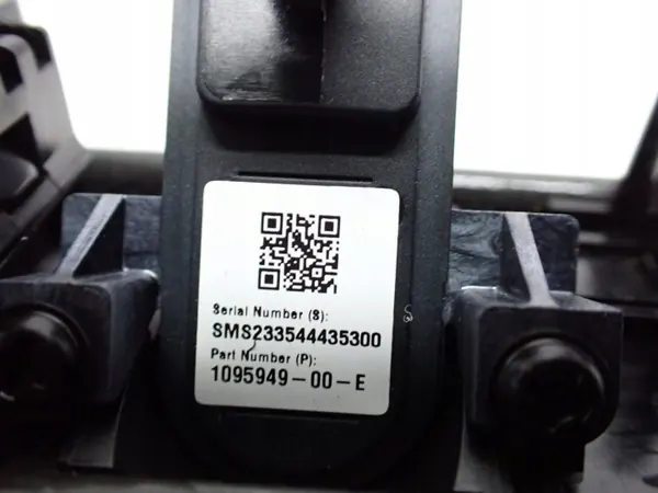 Câmera traseira OEM 1095949-00-E Tesla Model Y image 4