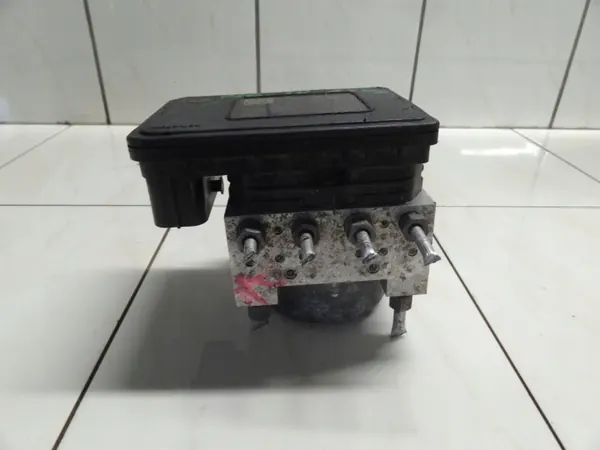 Pompe ABS OEM 100915-14803 pour Renault Megane IV image 3