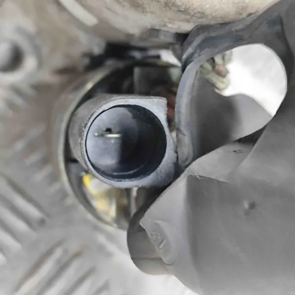 Motor de arranque VW GOLF VI 2.0L diésel 2010 02Z911023P image 9