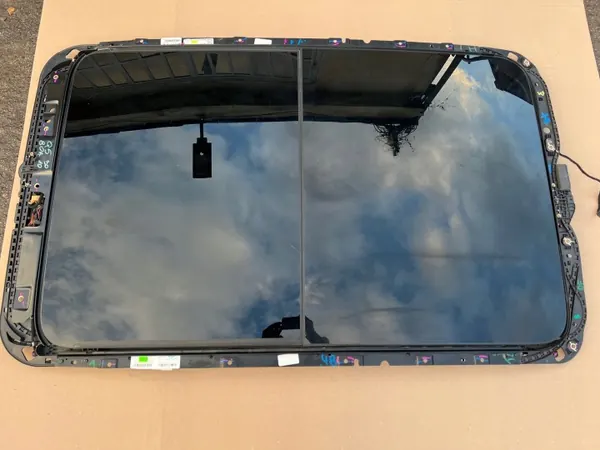 Audi Q5 80A Panoramakatto OEM 80A877041D image 2
