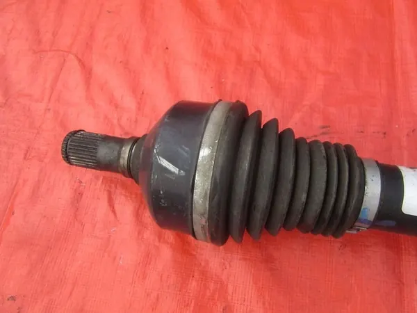 Drivaxel Jeep Cherokee KL image 2