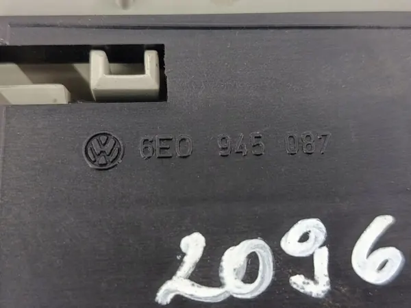 Luz de Frenos Tercera VW Lupo 6E 98-05 OEM 6E0945087 image 3