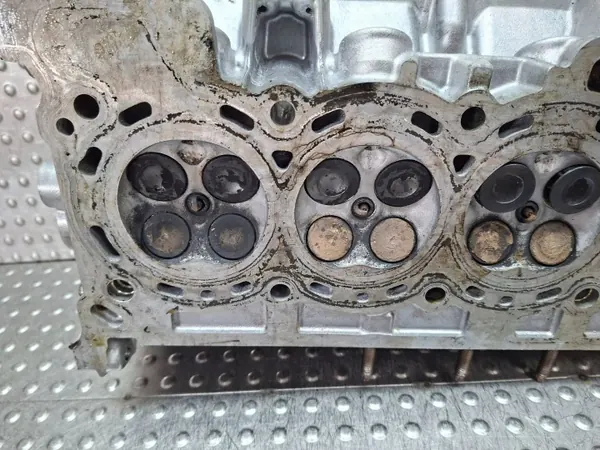Culata Motor OEM 110425271R - Usada image 10