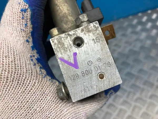 Mercedes SL R129 Dachventil OEM 1298000178 image 3