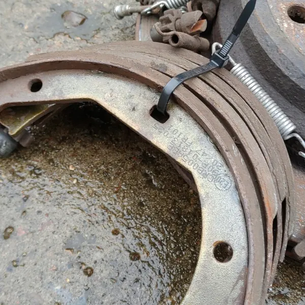 BMW E39 Hinterachse Bremscheiben & Beläge OEM 6767050 image 4