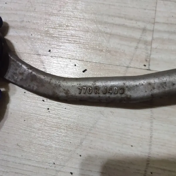 Etuoikea ohjausvarsi OEM 770RJ4DD Dacia Joggerille image 3