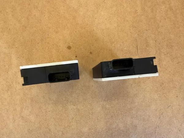 Sensor radar OEM A0009055701 para Mercedes W212 W218 image 3