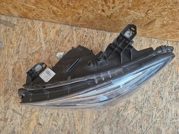 Linker Voor Bi-Xenon Koplamp Mercedes CLA W117 image 2