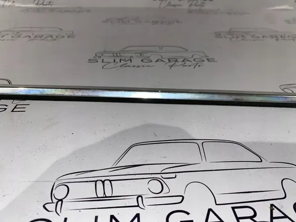 BMW AWD53 Fönsteravskrapningslist höger framdörr image 6