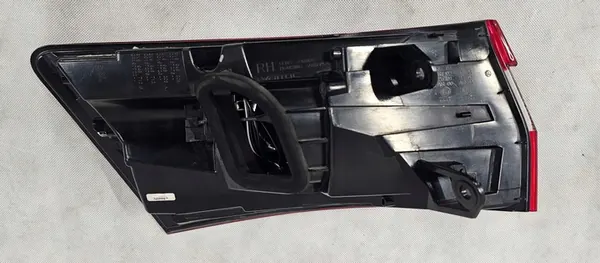 Lámpara derecha Skoda Superb 3V9945208 image 4