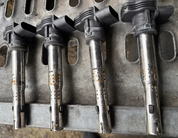 Conjunto de bobinas de ignição VW Jetta III 2.5L 07K905715D image 2