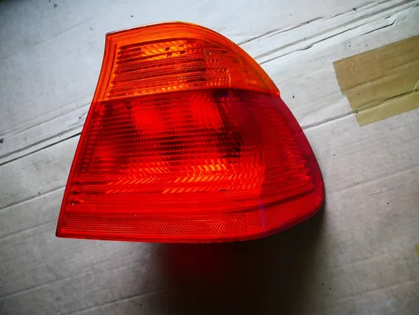 BMW E46 Sedan Faro Trasero Derecho 8364922 image 2