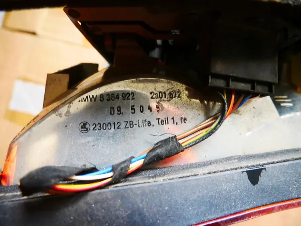 BMW E46 Sedan Faro Trasero Derecho 8364922 image 7