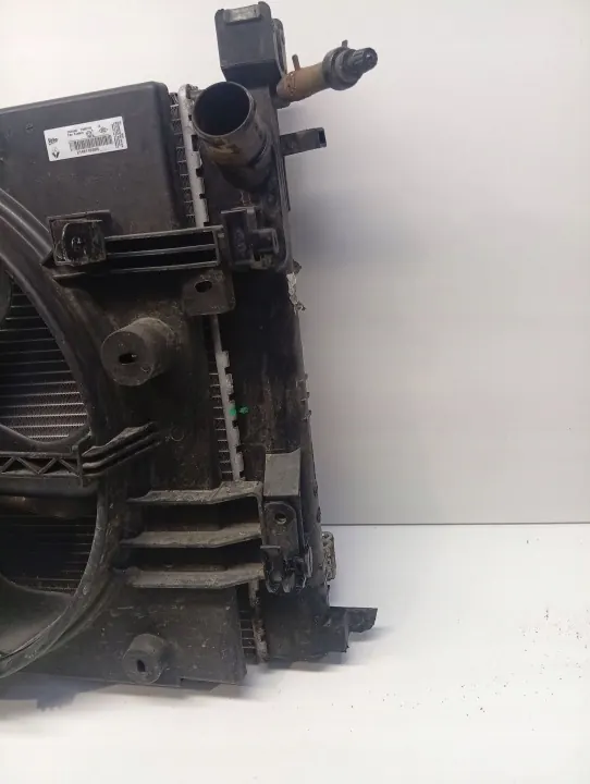Vesijäähdytin OEM 214100078R Duster II 1.2:lle image 6