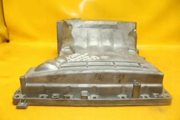 Oljeplåt Mercedes W203 W204 W211 W209 1.8 A2710141002 image 9