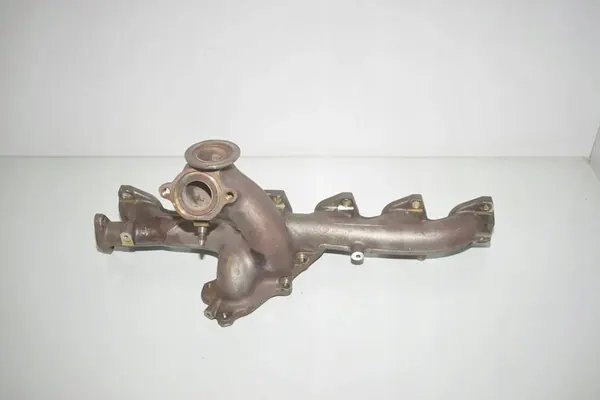 Coletor de escape BMW X5 (G05) 3.0L 2019 OEM 11628575132 image 1