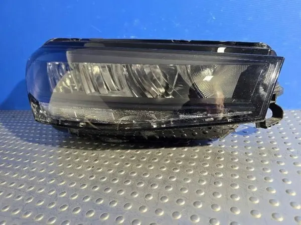 Farol Dianteiro Direito Skoda Fabia Mk4 LED (6VA) 6VB941016 image 4