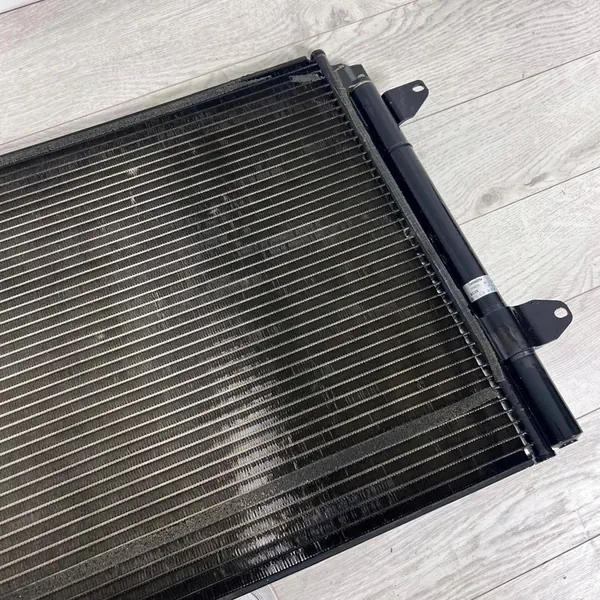 VW Touran I 1.6 AC-kondensaattori OE 1T0820411B image 10