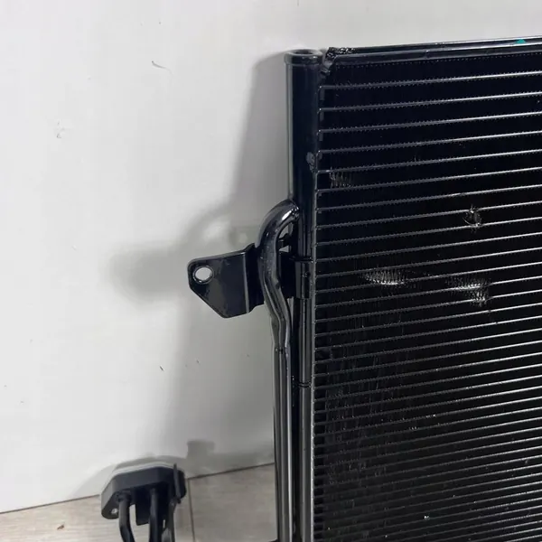 VW Touran I 1.6 AC-kondensaattori OE 1T0820411B image 6