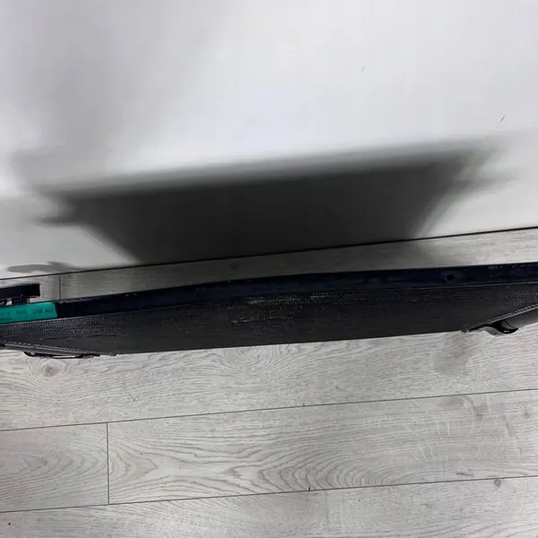 VW Touran I 1.6 AC-kondensaattori OE 1T0820411B image 9