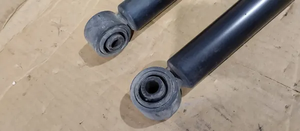 2x Bakre Stötdämpare Mercedes Vito W447 image 4