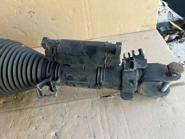 Mercedes Airmatic Jousitus OEM A2053200525 Etu Oikea image 5