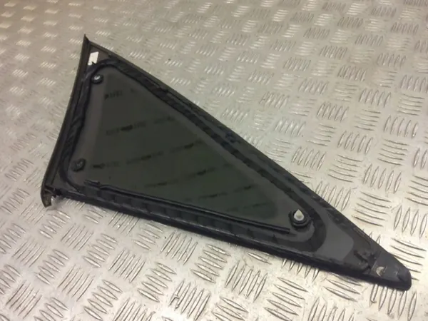 Ventana trasera derecha usada OEM 038145300H Audi image 6