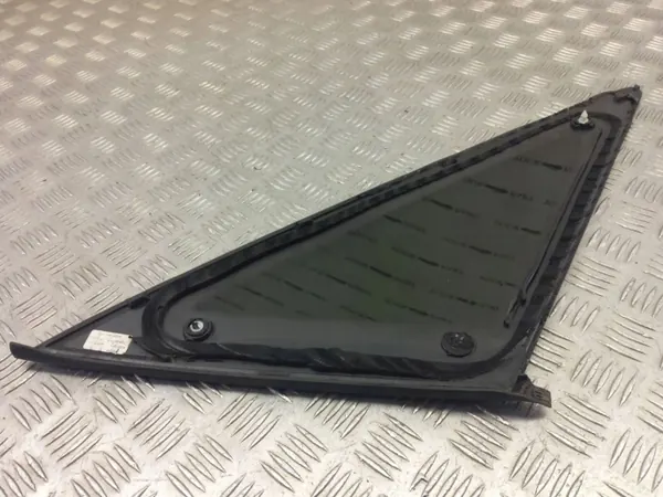 Ventana trasera derecha usada OEM 038145300H Audi image 7