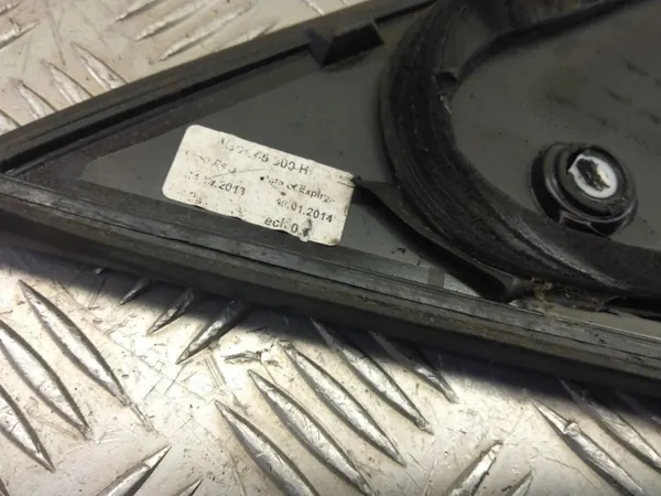Ventana trasera derecha usada OEM 038145300H Audi image 8