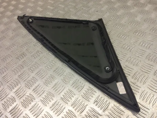 Ventana trasera derecha usada OEM 038145300H Audi image 9